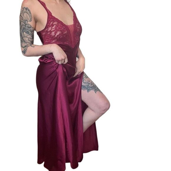 Vintage 80’s Victoria’s Secret Merlot Red Chiffon Floor length Nightgown - Picture 6 of 11